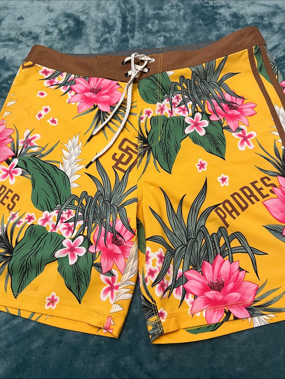 San Diego Padres Yellow Floral Men's Swim Hurley surfing 🏄🏾 shorts